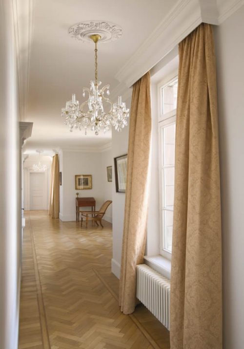 Розетки за таван R17 интериор