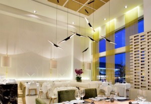 Елегантна визия с модерен перваз в ресторант 2