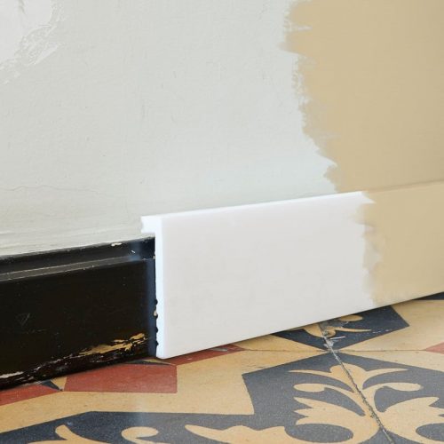 Перваз за скриване на цокъл SX171 на стена